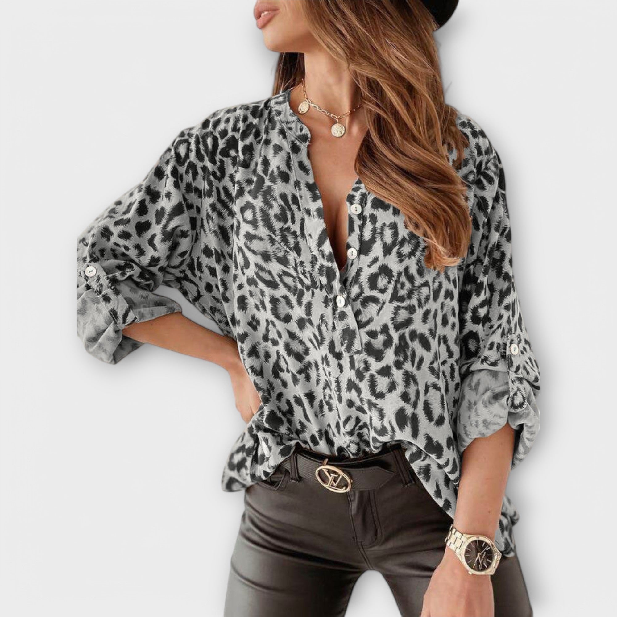 Daniela - Blusa moderna con estampado de leopardo